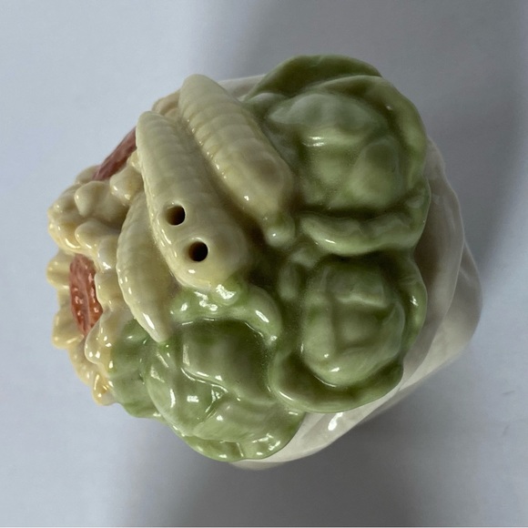 Vegetable Ceramic Salt & Pepper Shakers Ceramic EUC Sunflower Carrots Cabbages - Picture 3 of 13